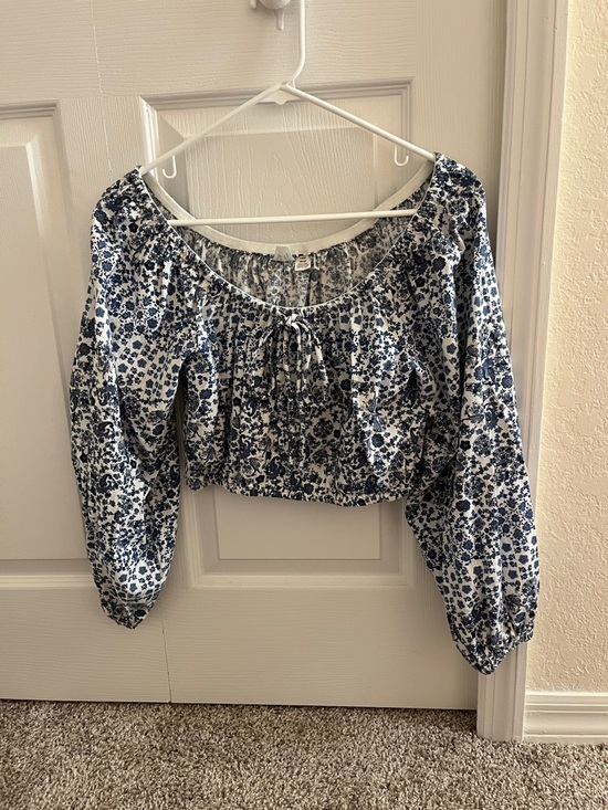 Roxy Tops - Roxy White & Navy Floral Crop Top